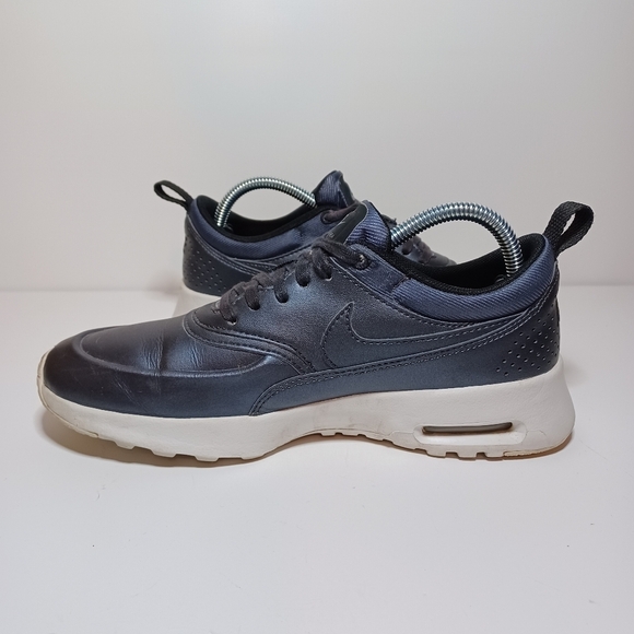 Nike Air Max Thea SE Women's size 6.5 Metallic Hematite Running Shoes 861674 002 - Picture 3 of 9